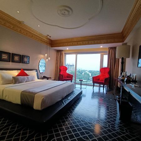Boulevard By Design Hotel Chennai Extérieur photo