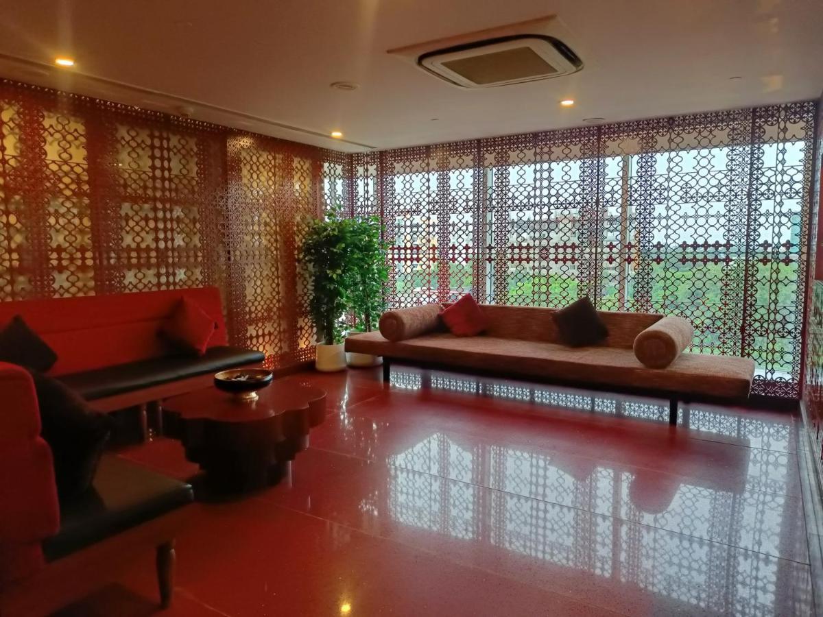 Boulevard By Design Hotel Chennai Extérieur photo