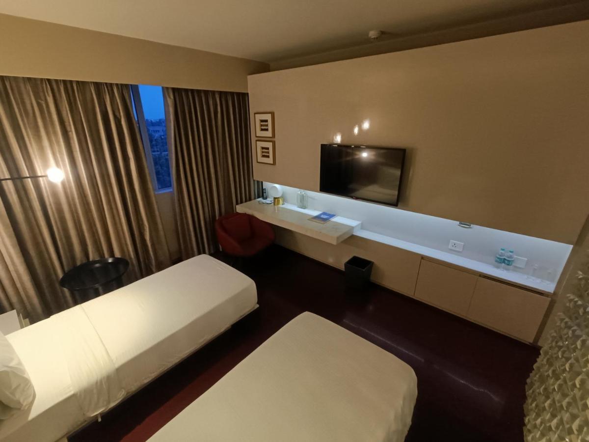 Boulevard By Design Hotel Chennai Extérieur photo