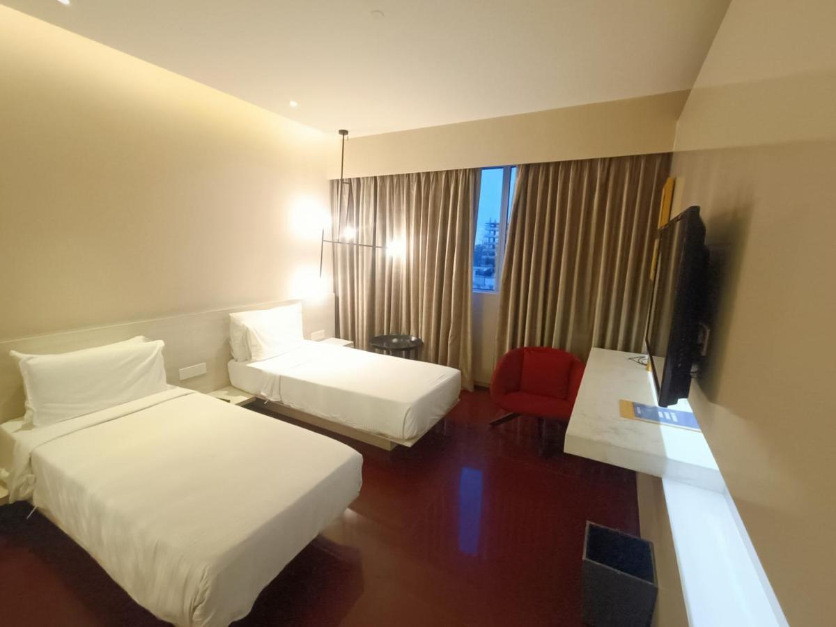 Boulevard By Design Hotel Chennai Extérieur photo